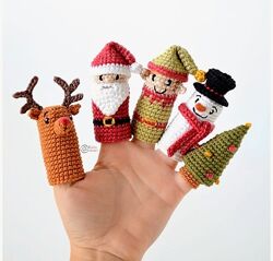 Новорічні вязані пальчикові іграшки