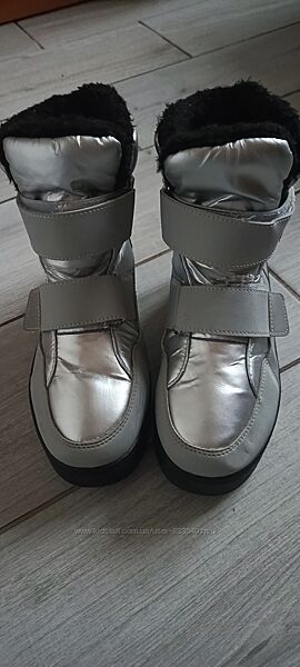 Зимові черевики 37р