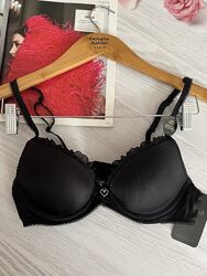 Бюстгалтер фірми Hunkemoller