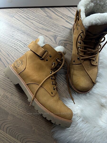 Стильні зимові черевики ugg кольору camel 39 розмір