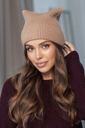 Шапочка жіноча з вушками та відворотом, легенька, демісезон