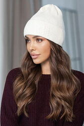 Шапка жіноча, з косичками 