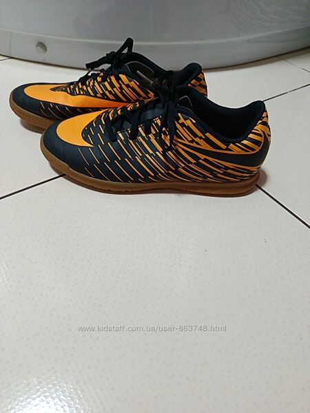 Футзалки бампи Nike Bravatax, 23.5 cм