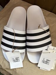 Нові шльопанці Adidas 