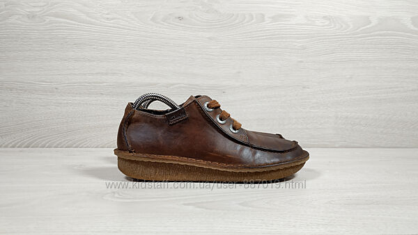 Шкіряні жіночі закриті туфлі Clarks оригінал, розмір 38 напівчеревики
