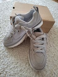Жіночі кроссівки UGG Women&acutes Lo Lowmel Sneaker. Розмір 9. Оригінал.
