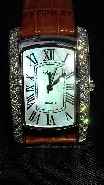 Часы Platino с ремнем из натуральной кожи годинник кварцевые со стразами