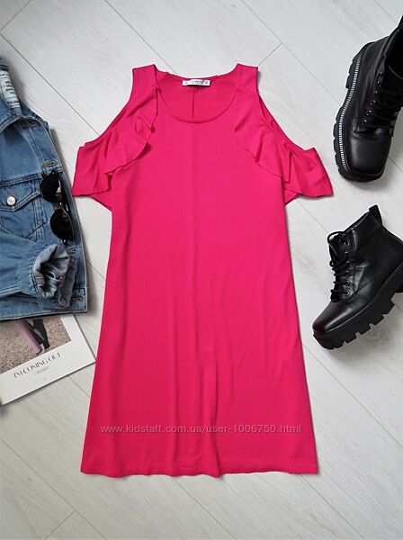 Розовое свободное платье открытые плечи Pull&Bear