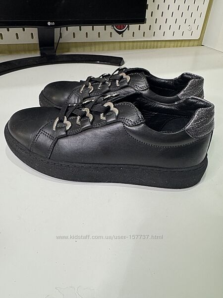 Кожаные кроссовки  Lasocki p35