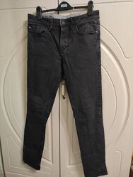 чоловічі чорні завужені джинси р.46-48/ W32