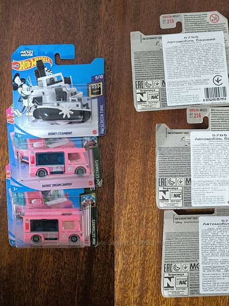 Машинка Hot wheels Барбі dream camper і човен Міккі Мауса чорно-білий
