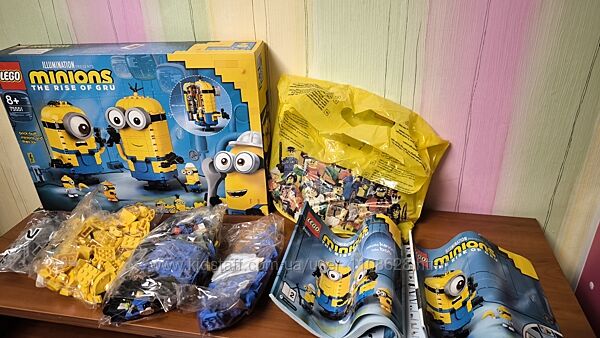 Lego minions складені з кубиків міньйони та їхнє лігво 75551