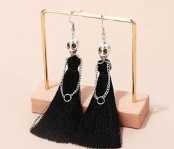 Сережки нареченої-скелетки на хеллоуїн з ниток