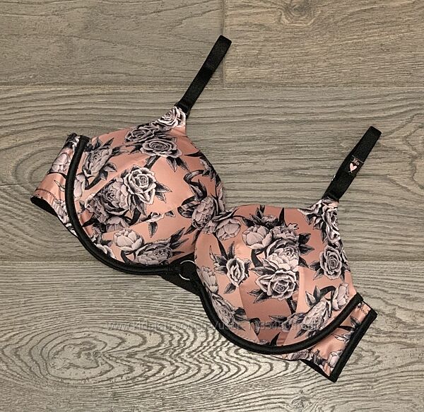 Бюстгальтер Victorias Secret р. 38D/85D