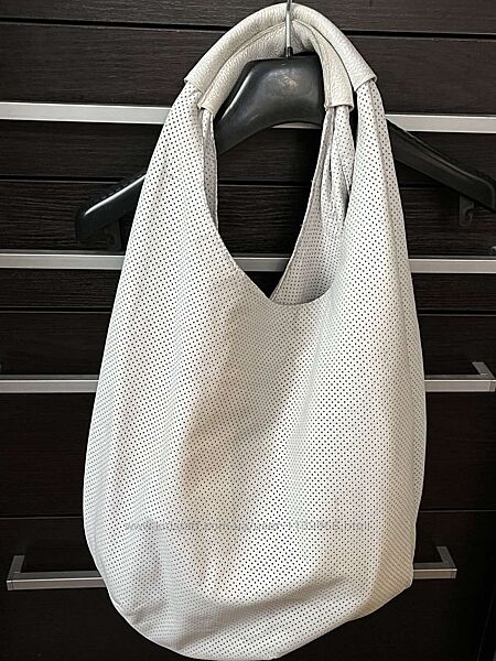 Белая кожаная сумка бохо с перфорацией