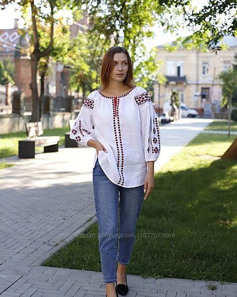 Вишиванка жіноча біла з червоною вишивкою