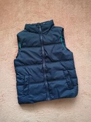 Жилетка стеганая, безрукавка р 122-128 