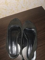 Замшевые босоножки большого размера