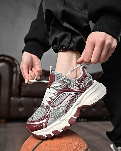 Жіночі кросівки нові натуральна шкіра, сітка в наявності.