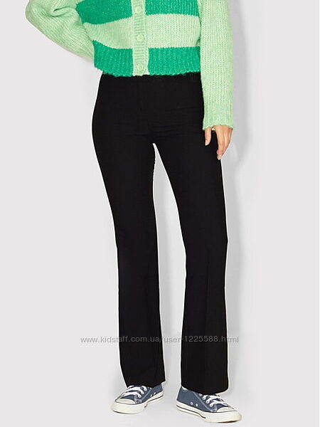 Красиві брючки зі стрілками р. M