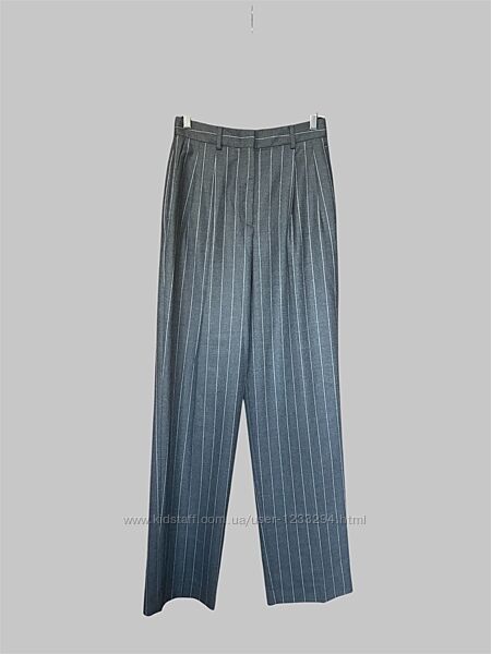 Класичні жіночі брюки у смужку розмір М