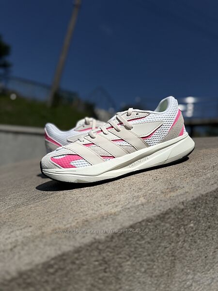 Кросівки Adidas Lightblaze. Оригінал.