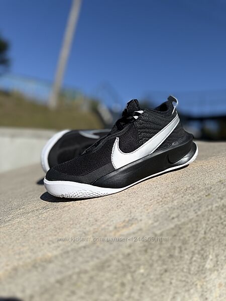 Демі кросівки Nike Team Hustle. Оригінал.