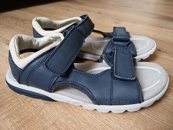 Босоножки Clarks р35