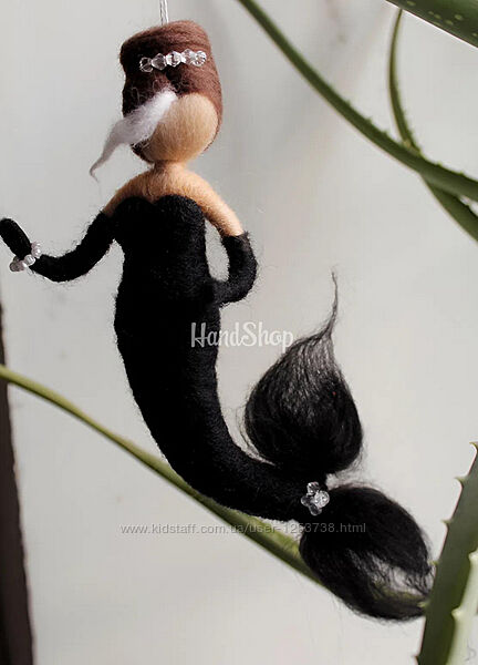 Сувенірна лялька підвіска русалонька lady in black