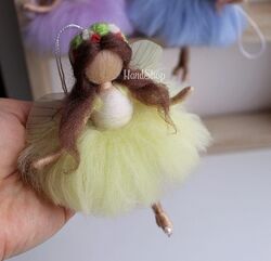 Лялечка сувенір з вовни підвіска веснянка ангел з крилами