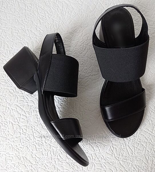 Trendy Стильные женские чёрные  кожаные босоножки на каблуке 5,5 см