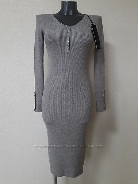 Обаятельное, облегающее , качественное женственное платье-футляр в рубчик