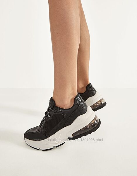 Жіночі кросівки Bershka, 40 р. , нові