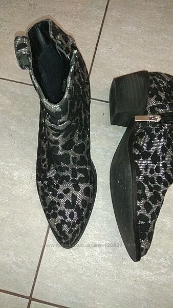 Ботинки казаки принт 