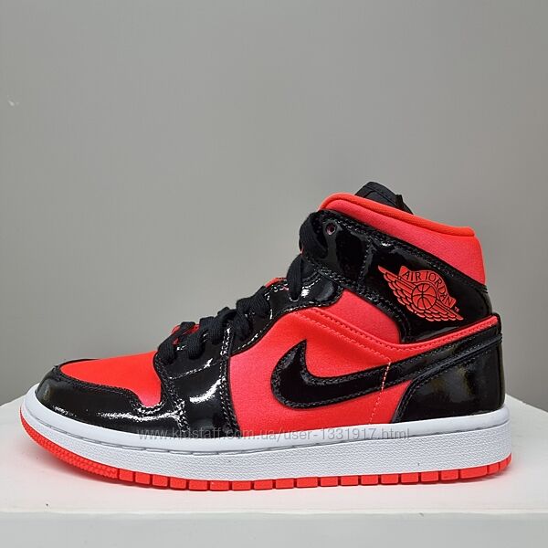 Оригінальні Кроссовки Jordan 1 Mid Hot Punch Black&9224см