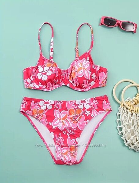 Купальник бікіні з квітковим принтом