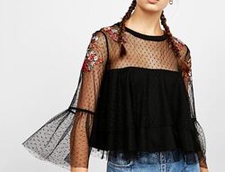 Нарядна блуза бренду Bershka