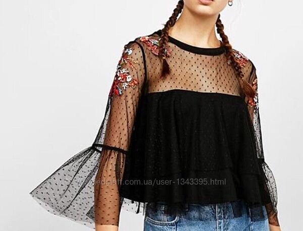 Нарядна блуза бренду Bershka