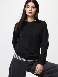 Пухнастий кашеміровий светр UNIQLO, розмір S-M.