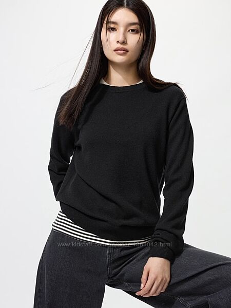 Пухнастий кашеміровий светр UNIQLO, розмір S-M.