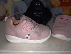 Кроссовки Венгрия для малышки