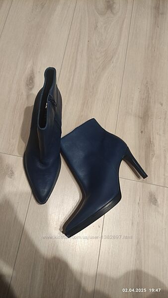 Черевики 40 розмір 