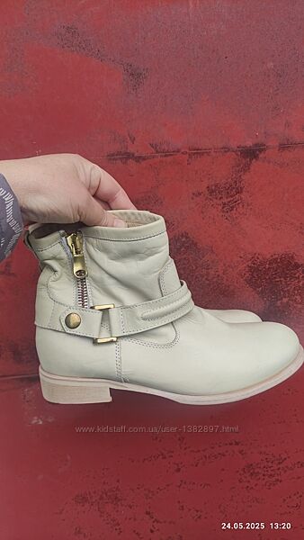 Черевики 38 розмір 