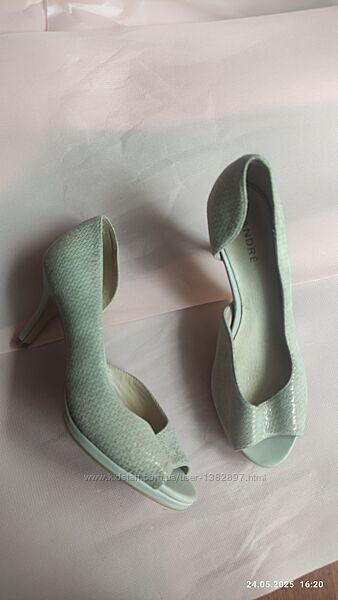 Босоніжки 37 розмір 