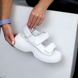 Білі шкіряні босоніжки Ariane, белые кожаные босоножки  39,40р код 21295