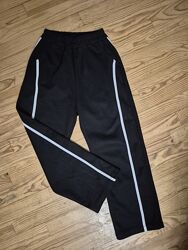 Стильні спортивні штани в ідеальному стані