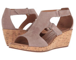 Кожаные босоножки на танкетке нубук Clarks 24,2 см