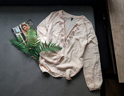 Гарна муслінова сорочка з вишивкою вишиванка