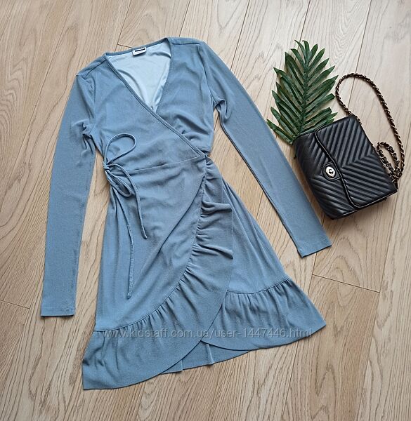 Блакитна сукня на запах, S