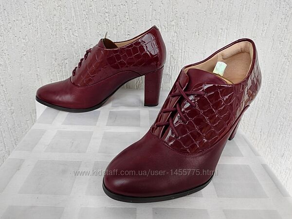 Нарядние кожанние туфли clarks р.35.5-36